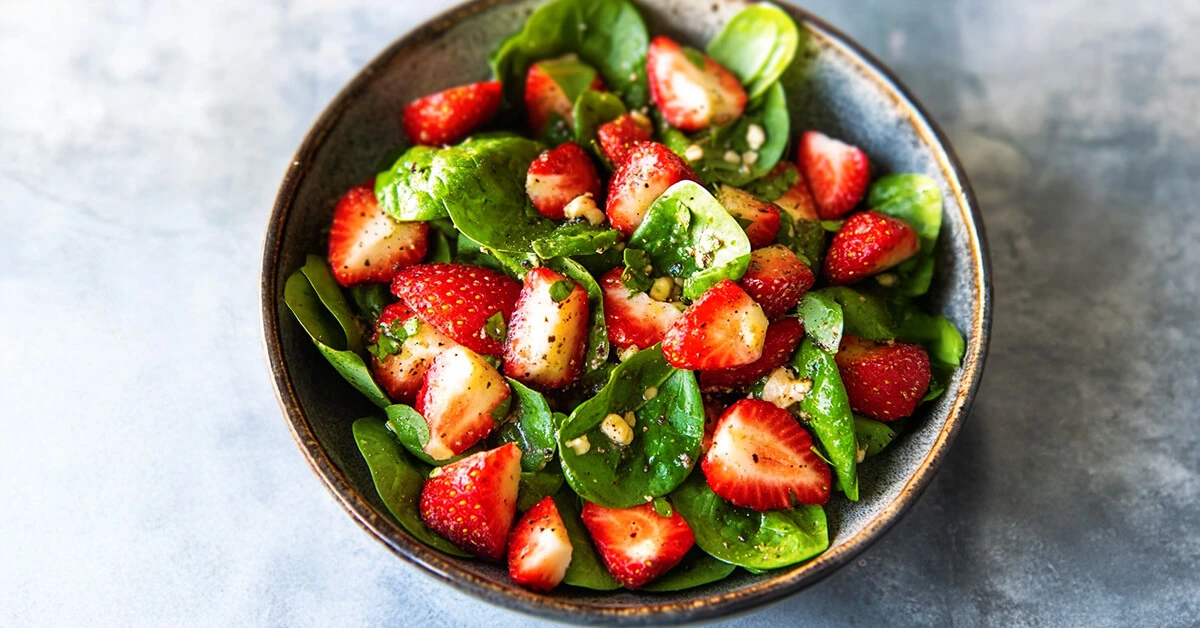 Fresh Spinach and Strawberry Salad