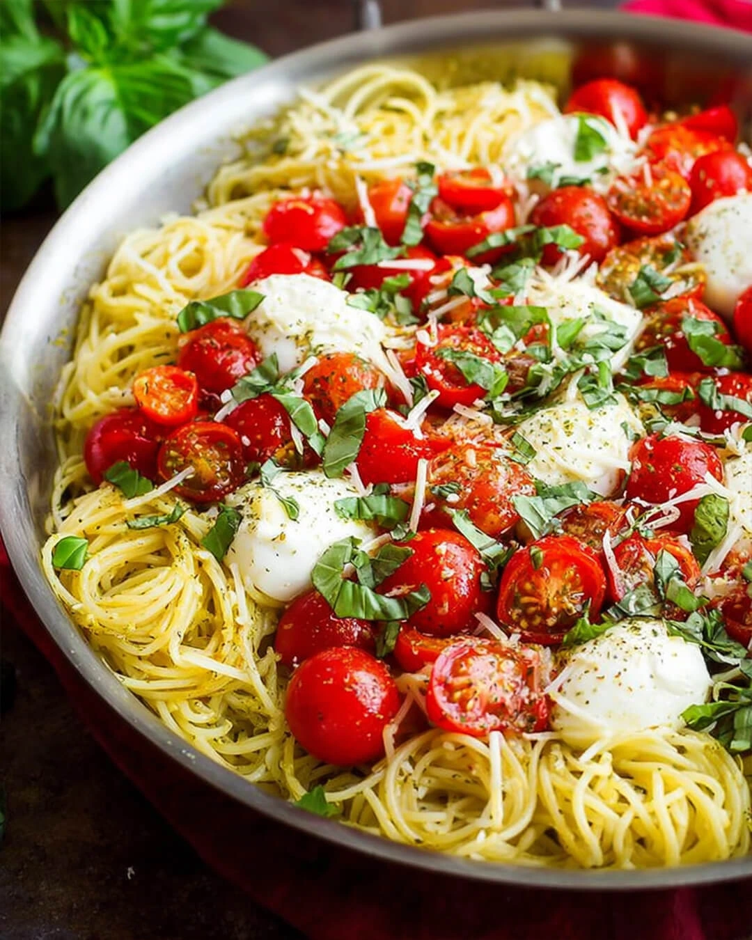 Caprese Pasta with Cherry Tomatoes Why This Caprese Pasta with Cherry Tomatoes Is a Summer Favorite