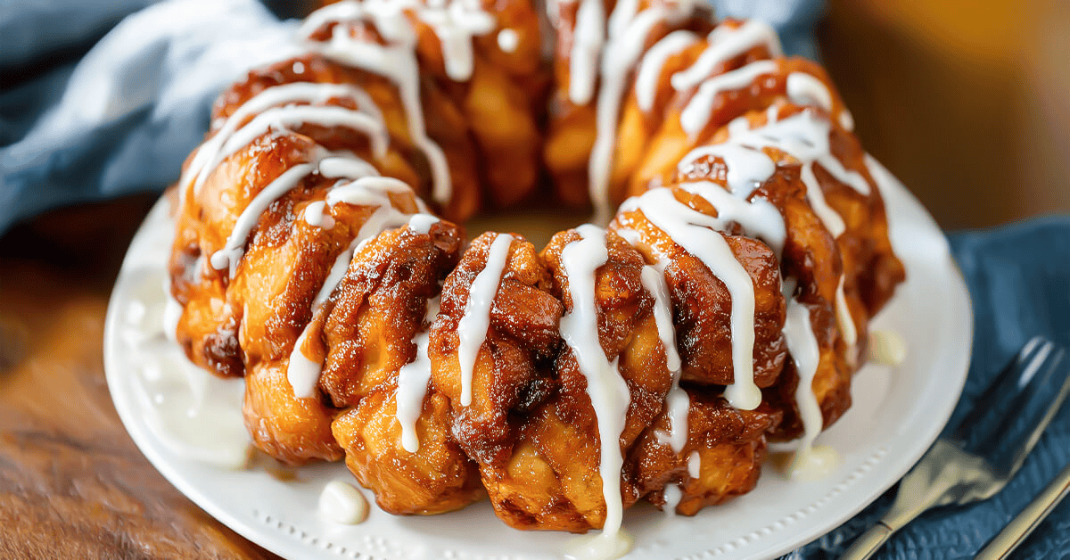 Easy Cinnamon Roll Monkey Bread