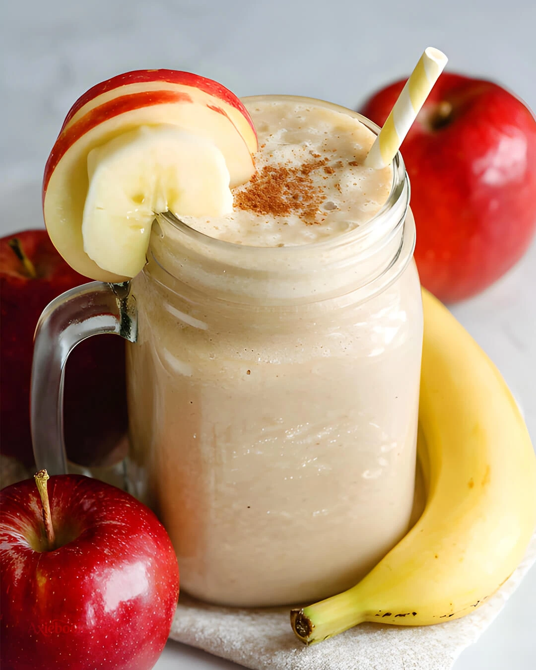 How I Make This Creamy Apple Banana Smoothie
