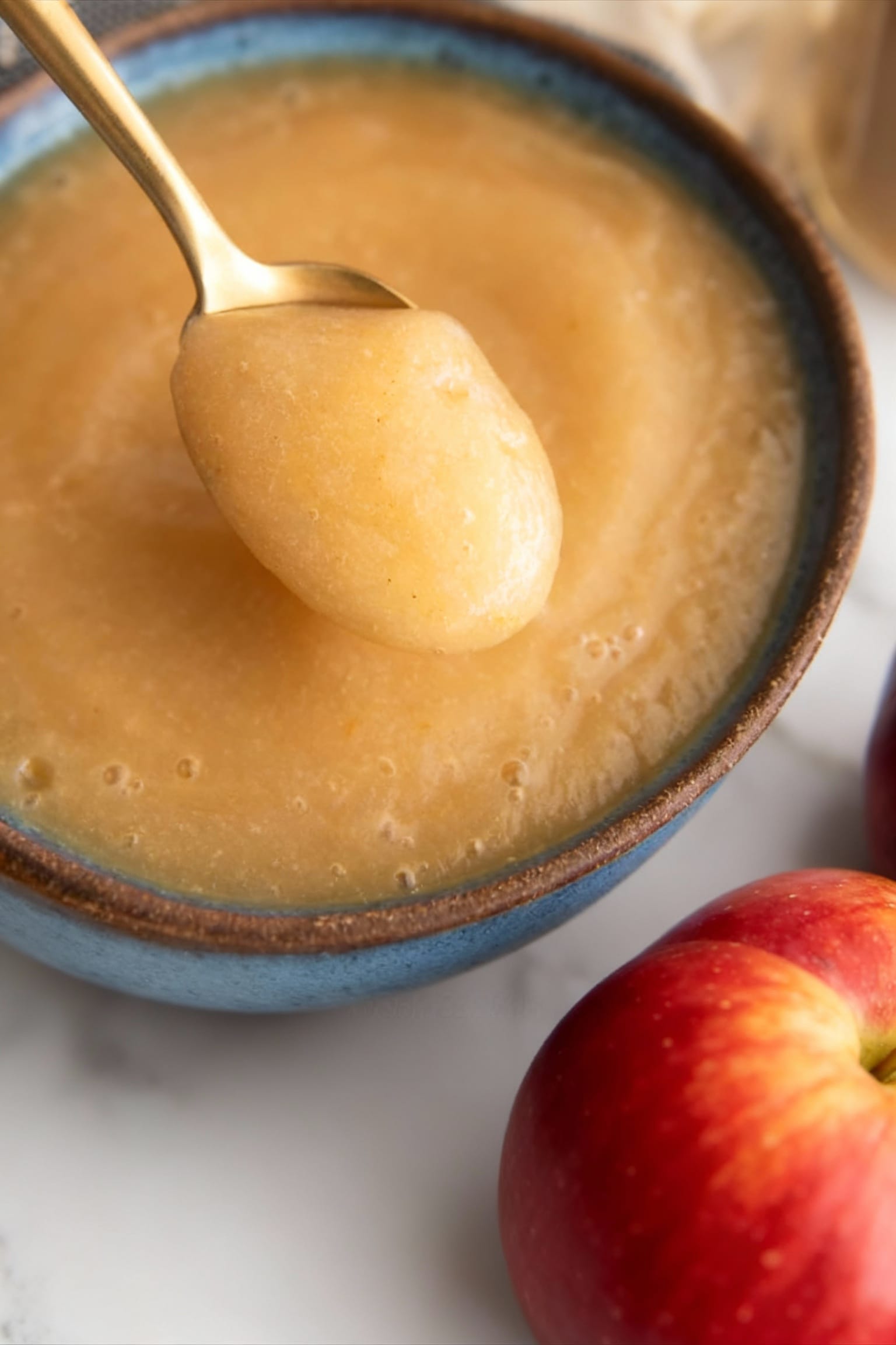 Everything-you-need-for-the-perfect-Easy-Applesauce-Recipe