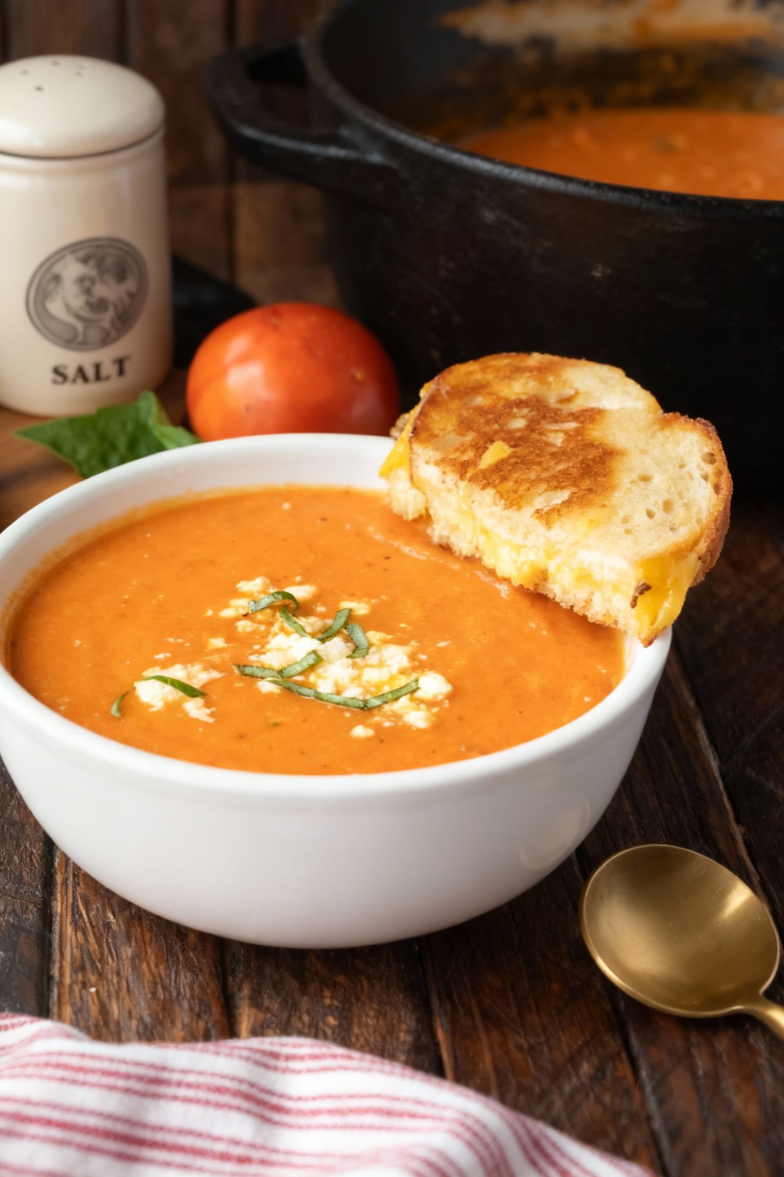Everything-you-need-for-the-perfect-Roasted-Tomato-Garlic-Soup